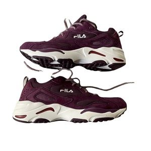 Women’s purple Fila Ray Tracer sneakers size 8.5